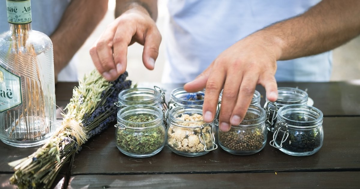 コーンフラワーの名前の由来と意外な歴史